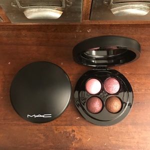 MAC cosmetics mineralize eyeshadow quad